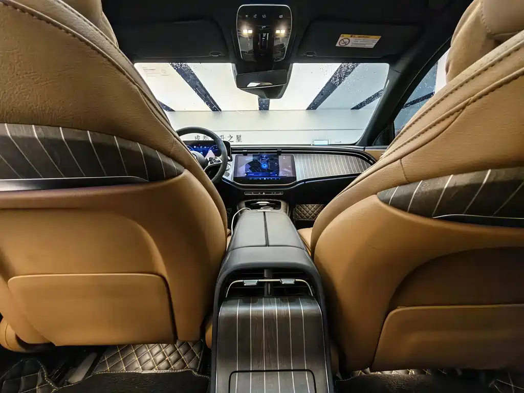 Mercedes-Benz E-Class — миниатюра 16