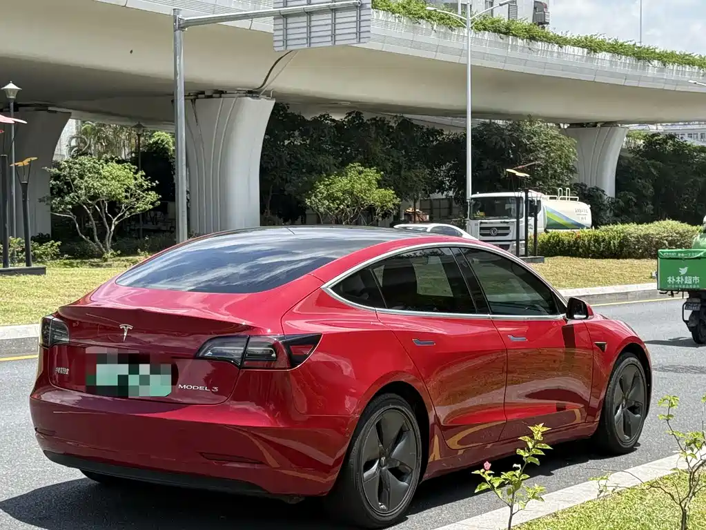 Tesla Model 3 — миниатюра 11