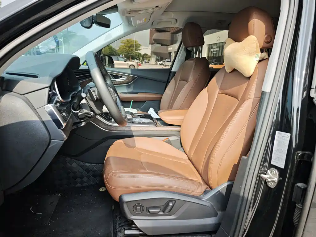 Audi Q7 — миниатюра 5