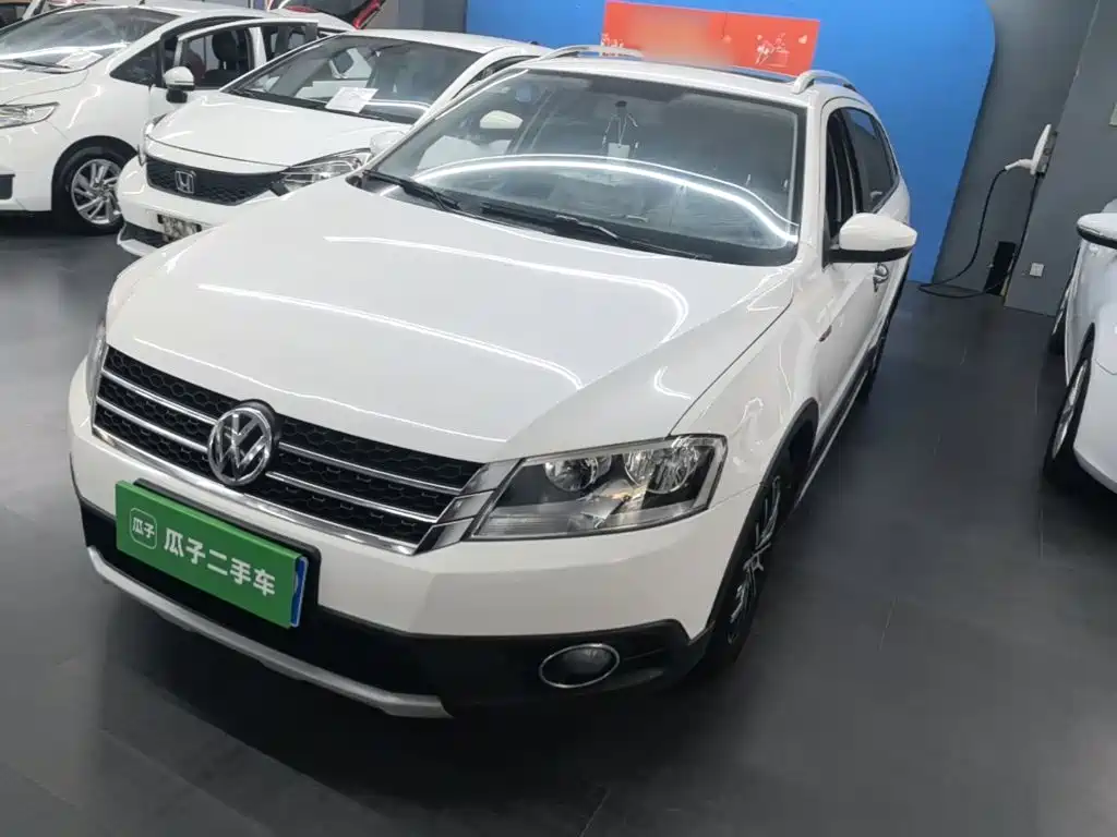 Volkswagen Cross Lavida