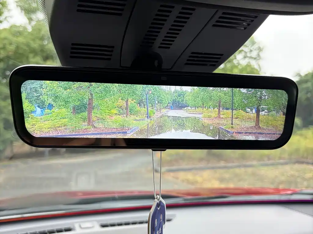 Cadillac XT4 — миниатюра 15