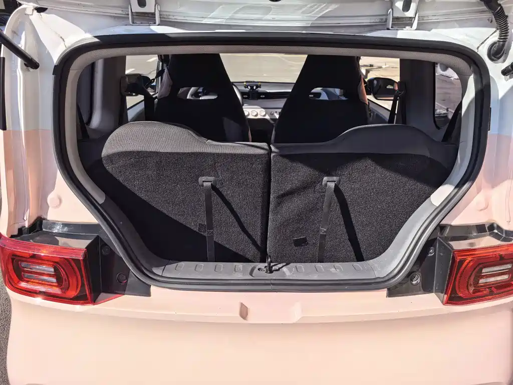 Wuling MINIEV — миниатюра 7