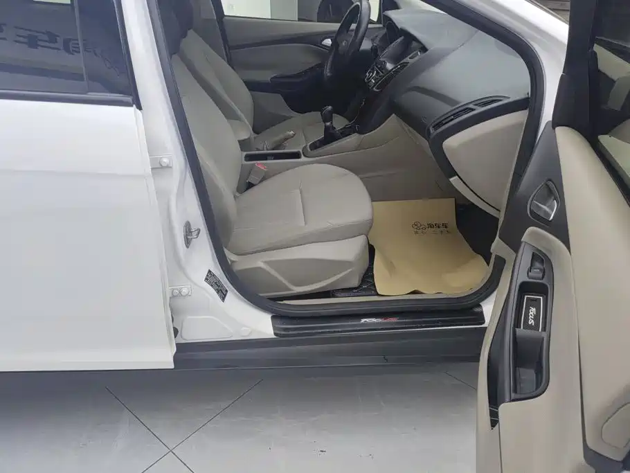 Ford Focus — миниатюра 8
