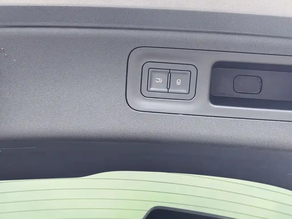 BYD L DM-i — миниатюра 26