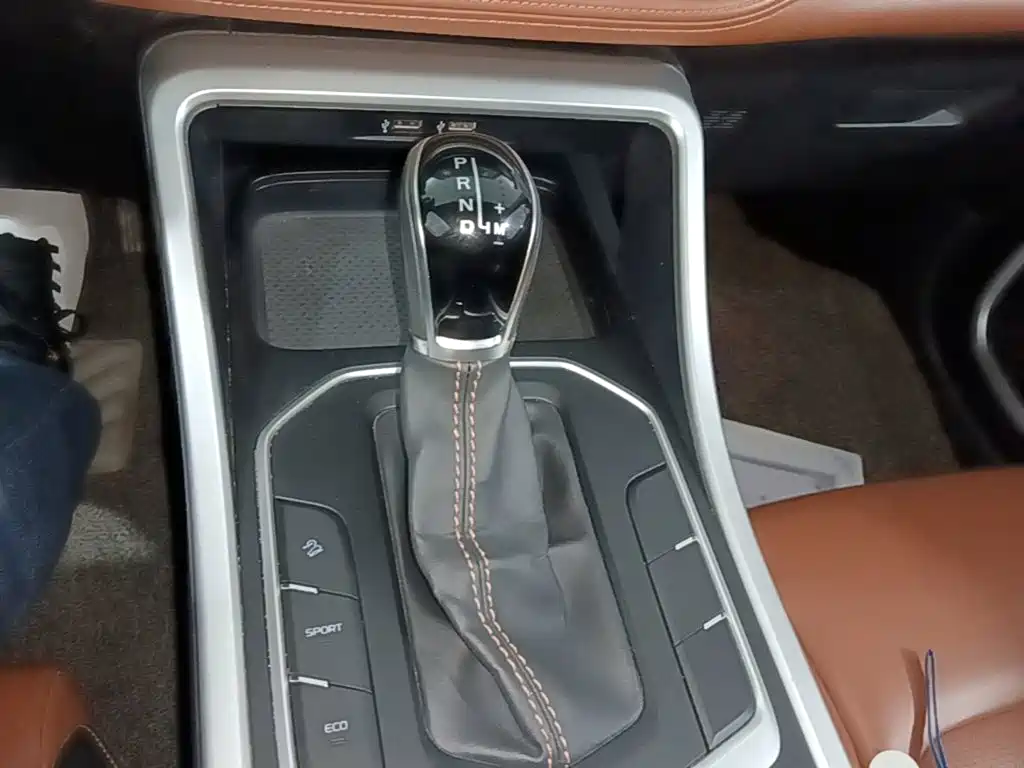 Geely Vision X6 — миниатюра 14
