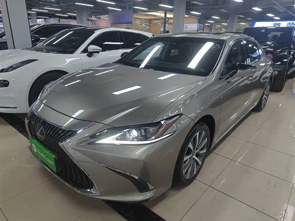 Lexus ES 2018