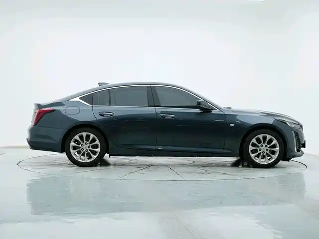 Cadillac CT5 — миниатюра 8