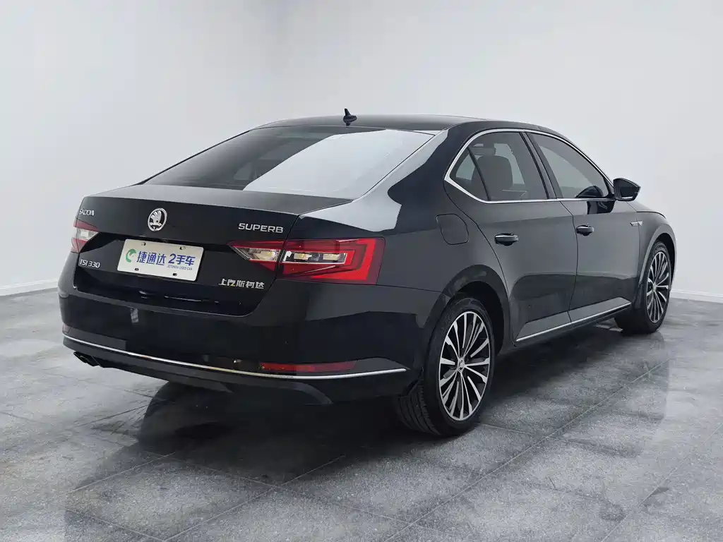 Skoda Superb — миниатюра 14