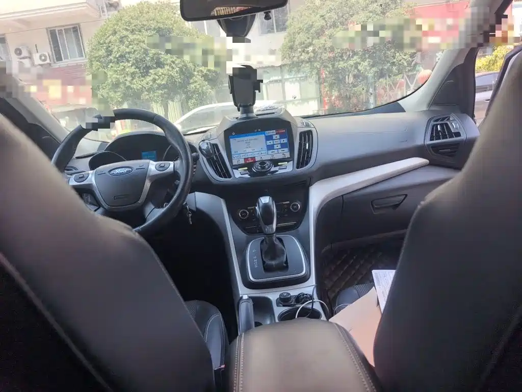 Ford Kuga — миниатюра 5