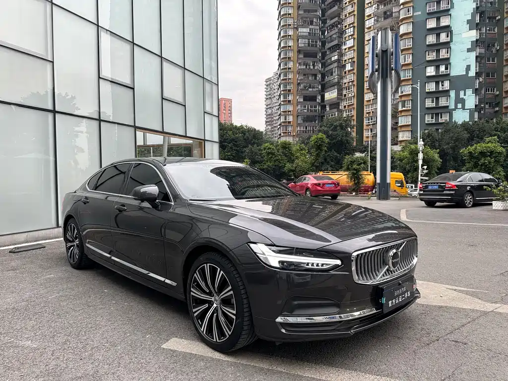 Volvo S90 2024 B5 Luxury