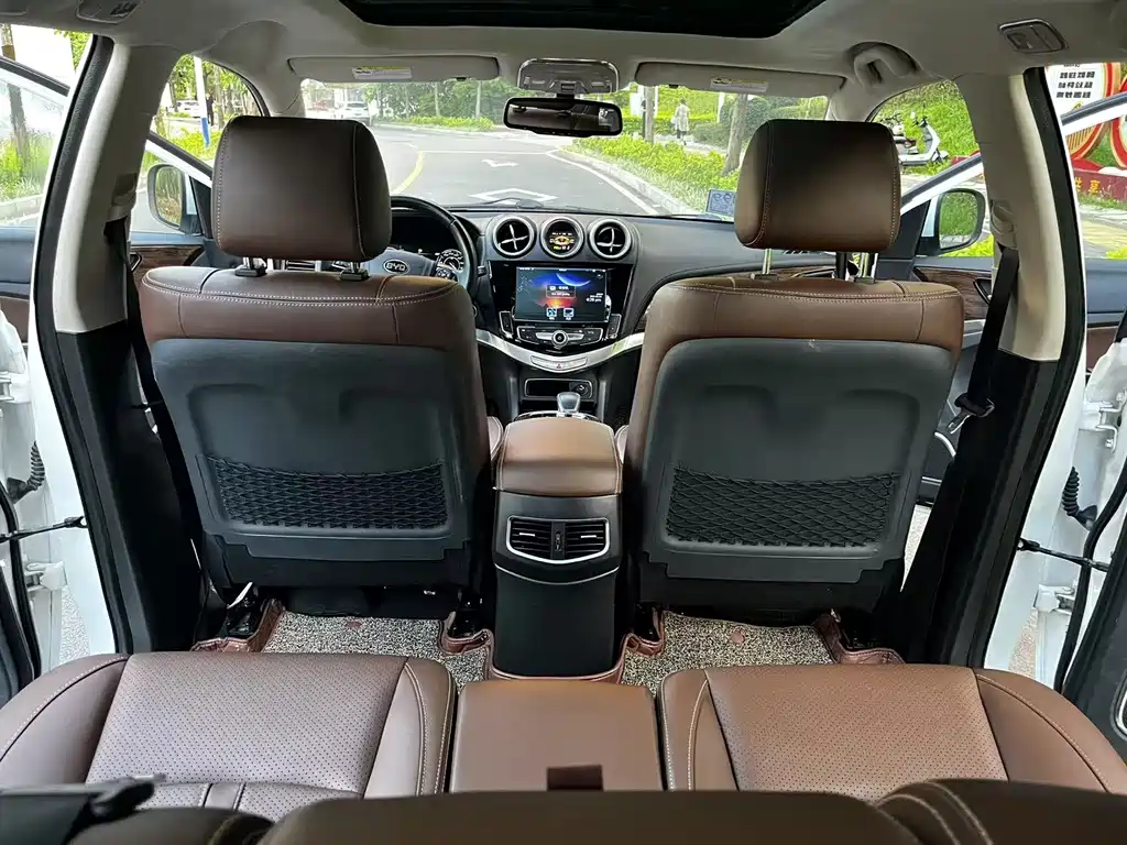 BYD Tang New Energy — миниатюра 12