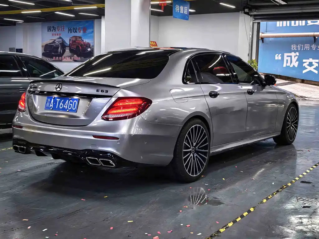 MERCEDES-BENZ E CLASS