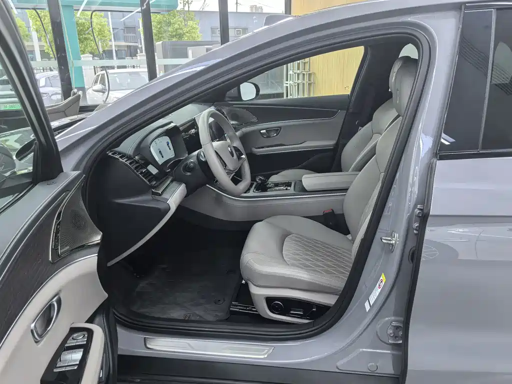 BYD Han 2025 DM-i 125KM Smart Drive