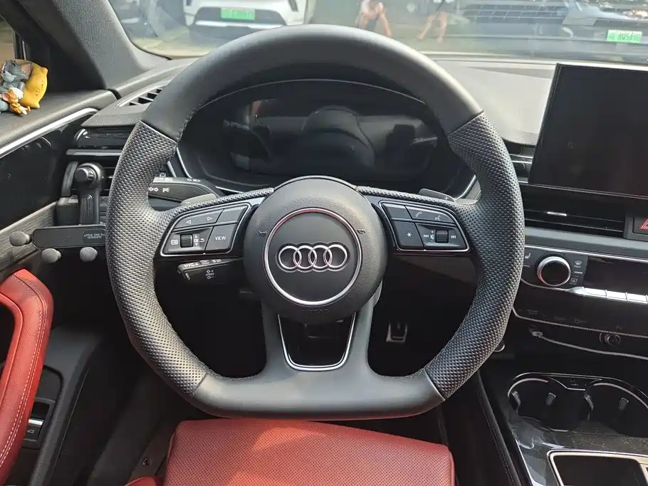 Audi A4L — миниатюра 15