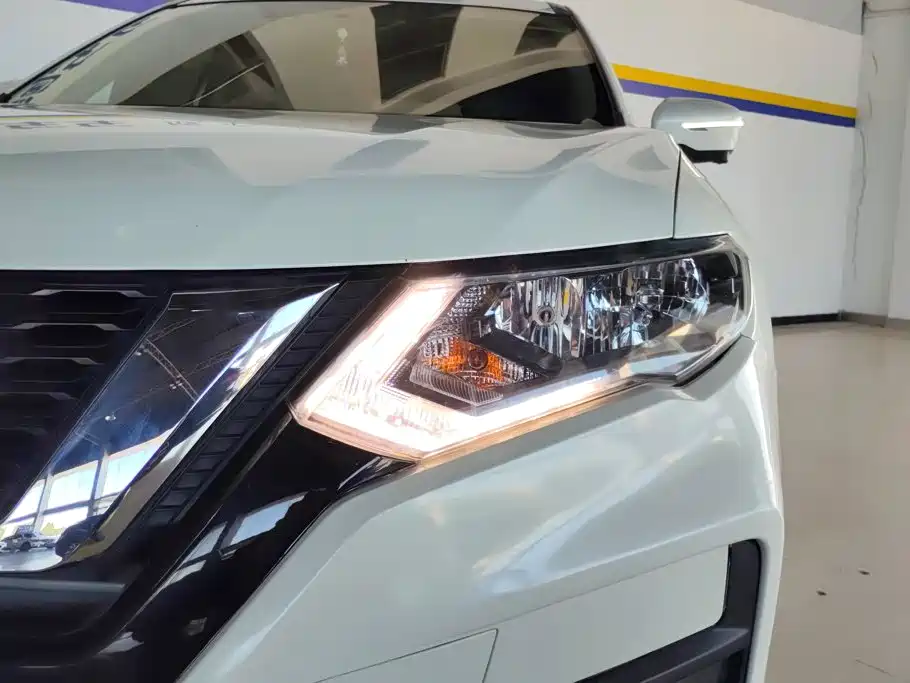 Nissan X-Trail — миниатюра 5