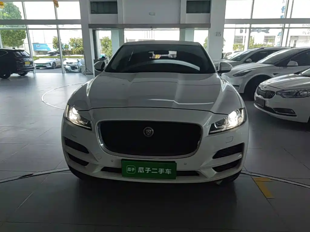 Jaguar F-PACE — миниатюра 3