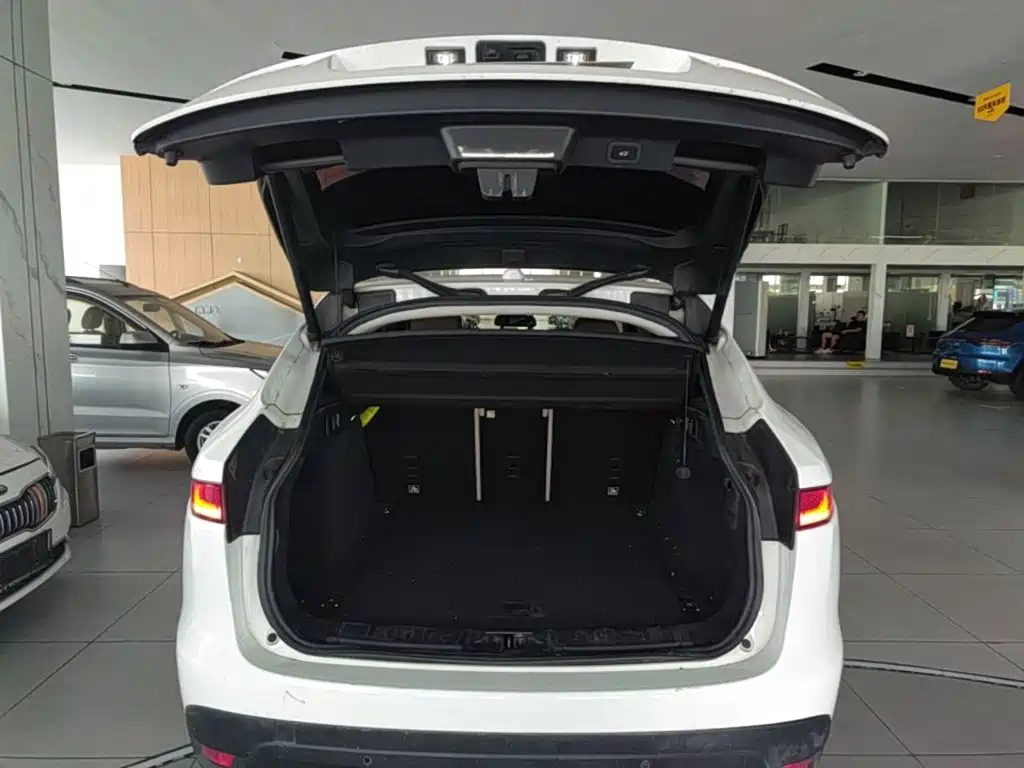 Jaguar F-PACE — миниатюра 19