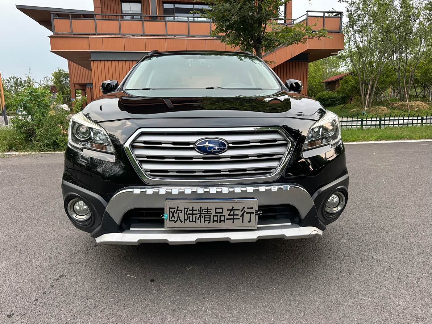 Subaru Outback — фото 1