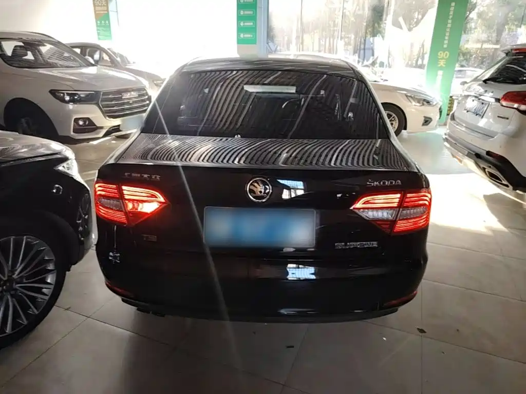 Skoda Superb — миниатюра 6