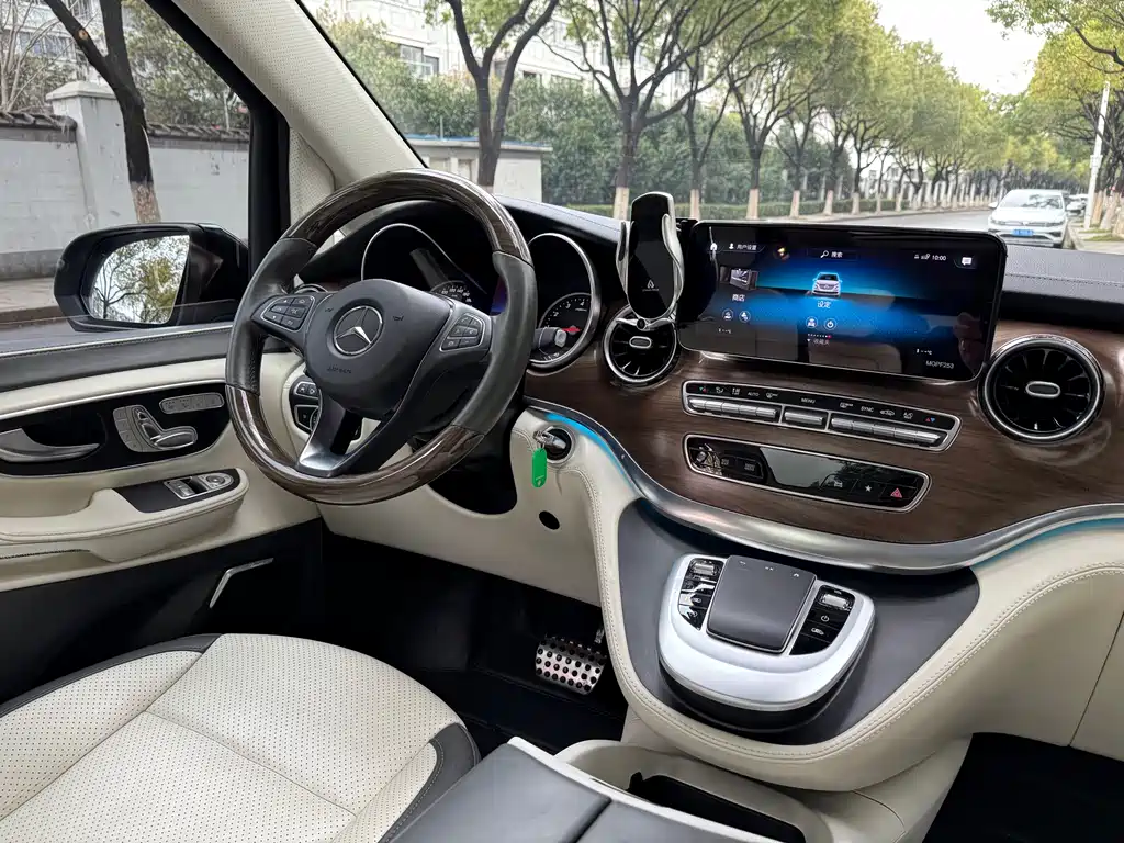 MERCEDES-BENZ V CLASS