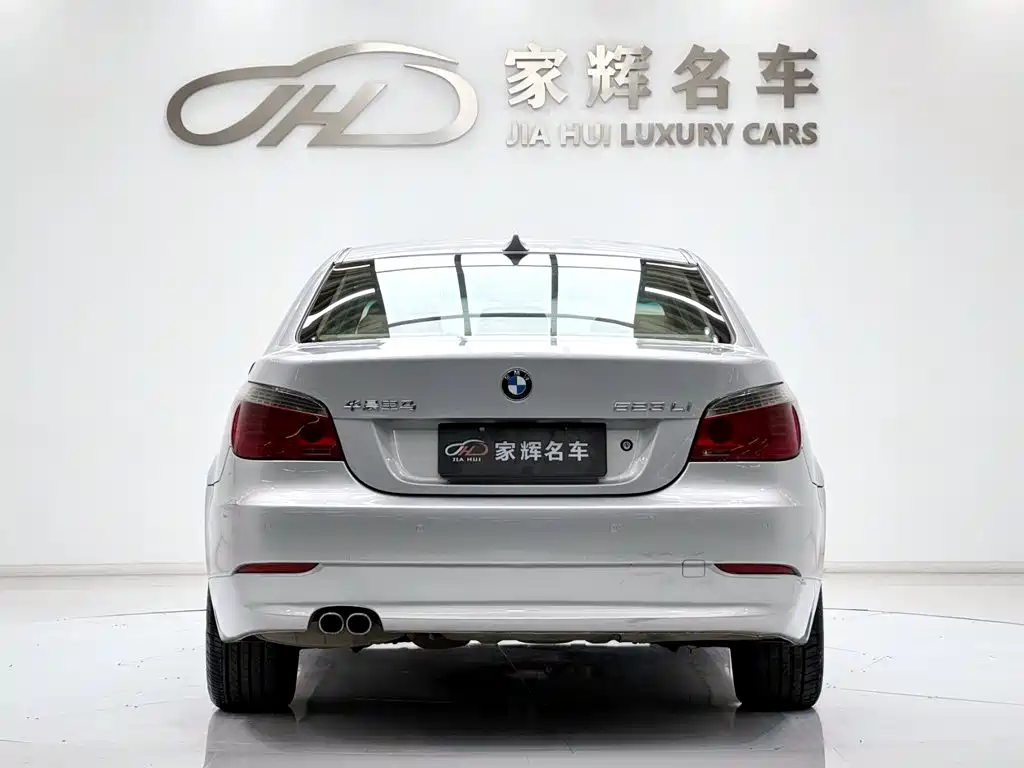 BMW 5 Series — миниатюра 6