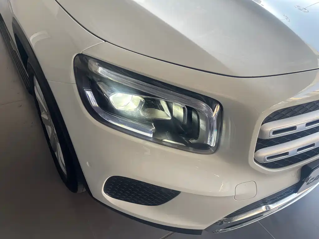 Mercedes-Benz GLB — миниатюра 31