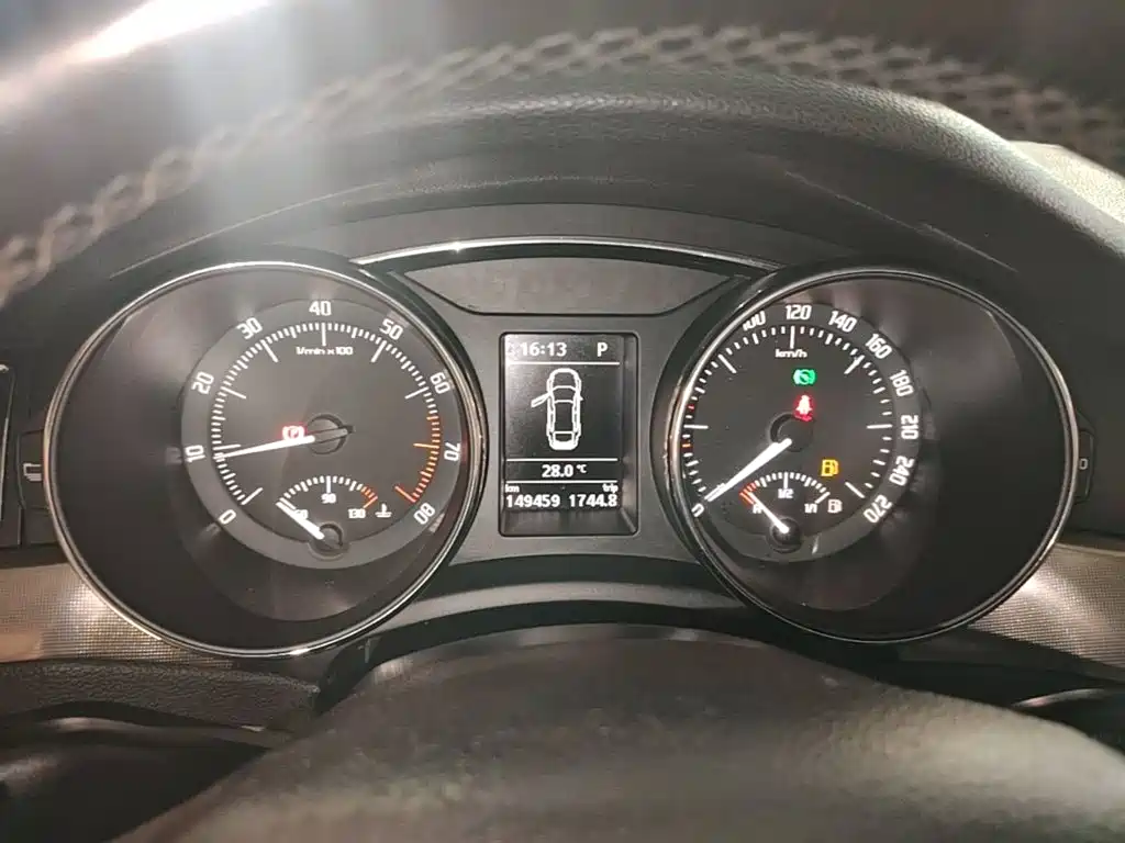 Skoda Superb — миниатюра 12