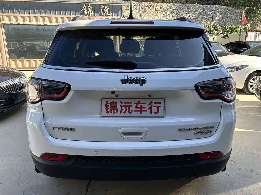 Jeep Compass — миниатюра 8