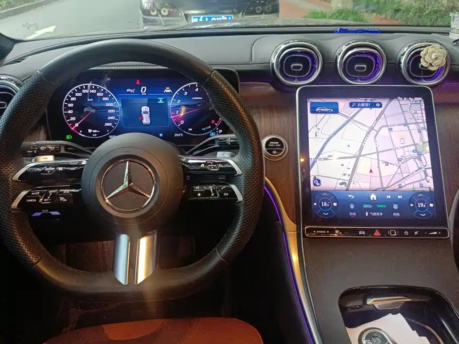 Mercedes-Benz GLC — миниатюра 12