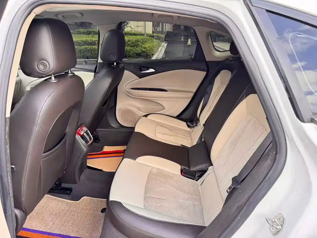 Buick Verano — миниатюра 9