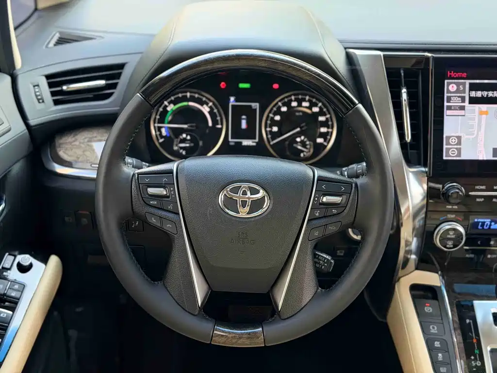 Toyota Vellfire — миниатюра 3