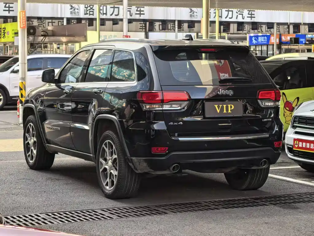 JEEP GRAND CHEROKEE