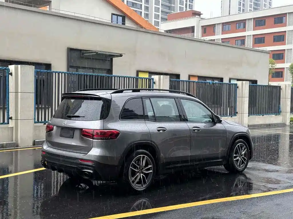 MERCEDES-BENZ GLB AMG