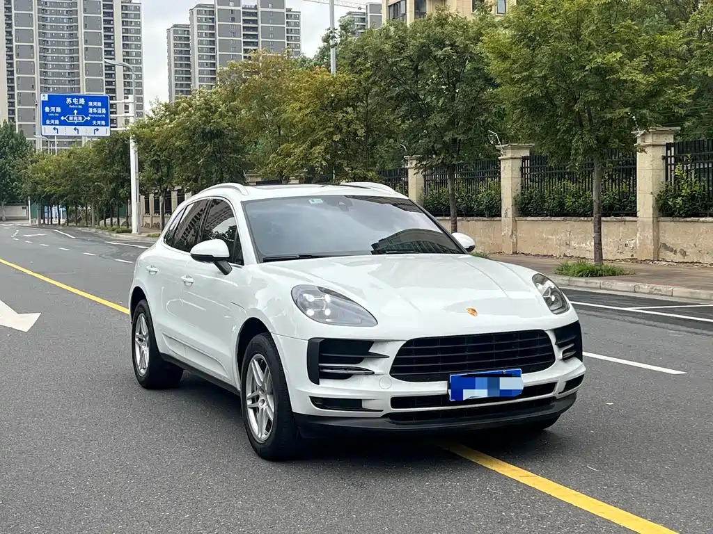 Porsche Macan — миниатюра 3