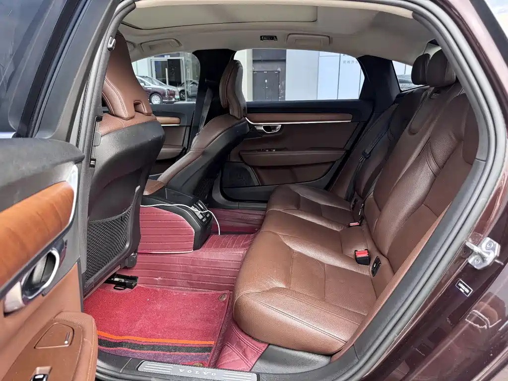 Volvo S90 — миниатюра 6