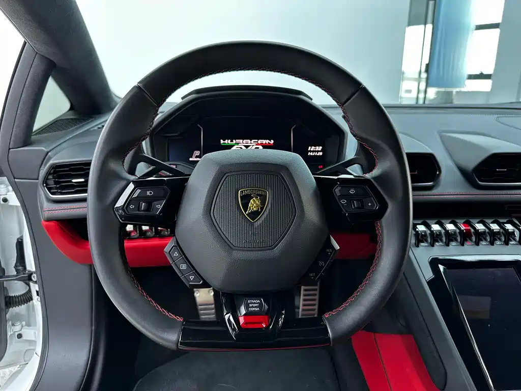 LAMBORGHINI HURACÁN