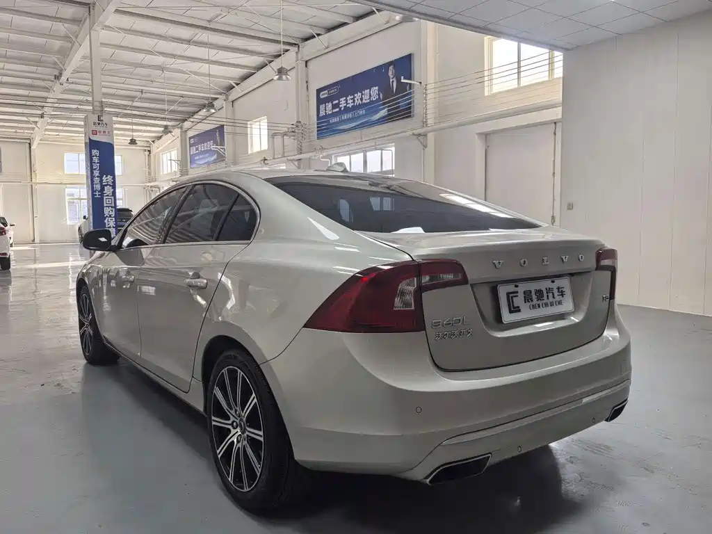 Volvo S60 — миниатюра 6