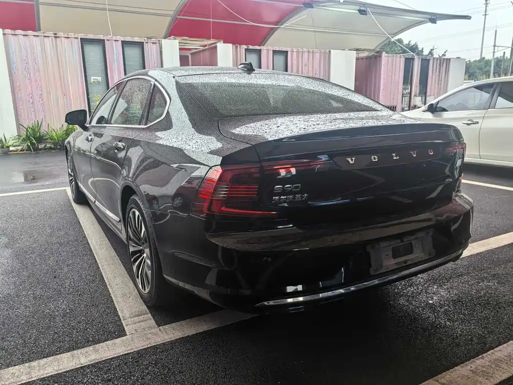 Volvo S90 PHEV — миниатюра 8