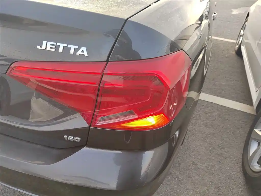 Volkswagen Jetta 2017 1.5L AT Fashion