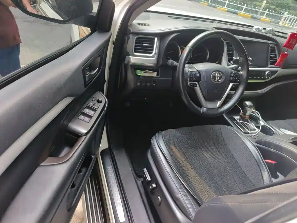Toyota Highlander — миниатюра 14