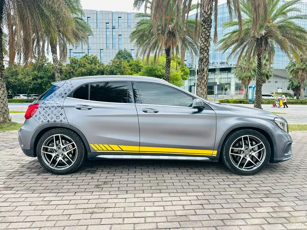 Mercedes-Benz GLA AMG — миниатюра 8