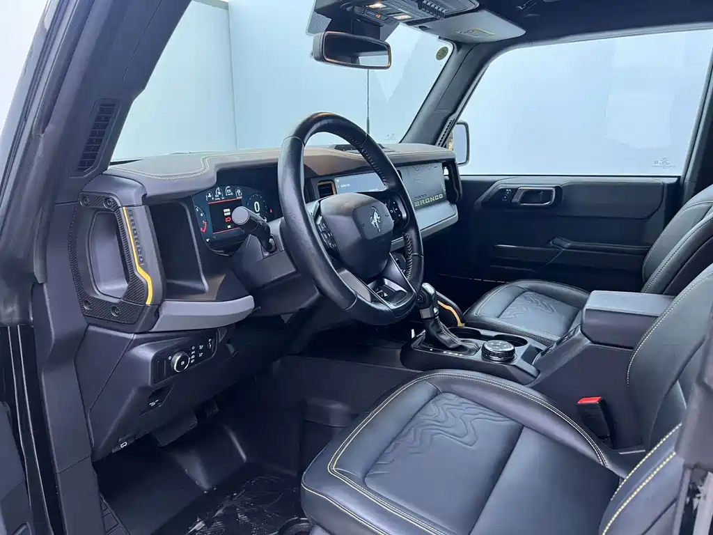 Ford Bronco — миниатюра 10