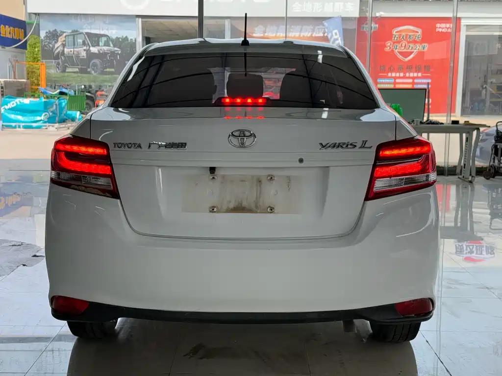 Toyota Yaris L — миниатюра 17