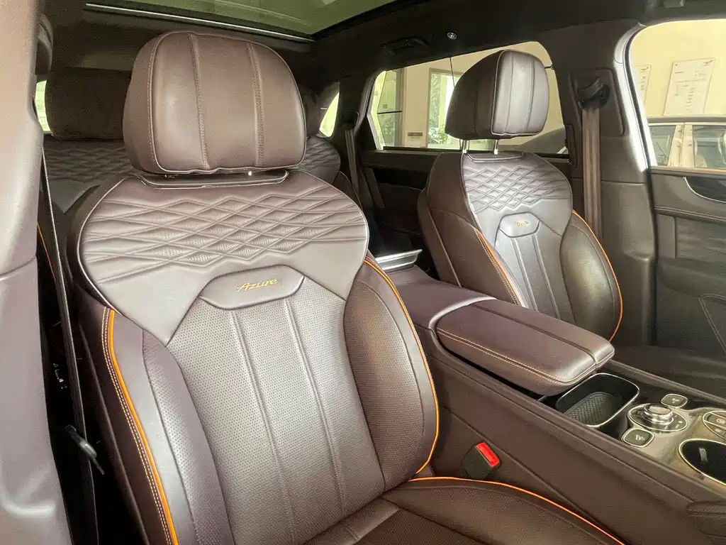 Bentley Bentayga — миниатюра 8