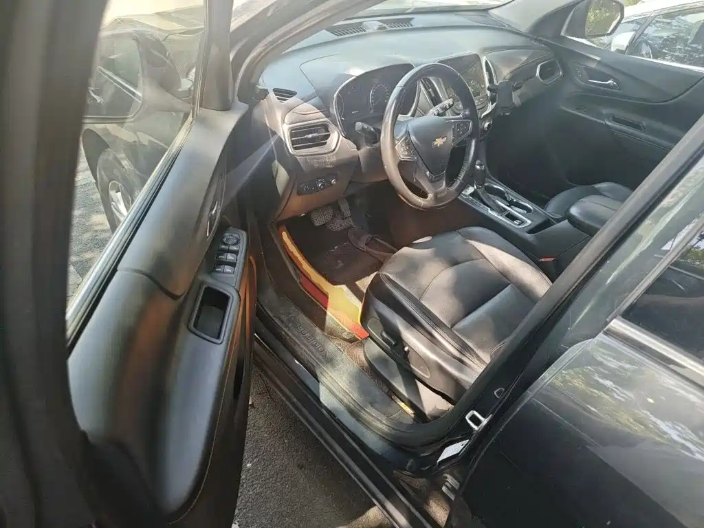 Chevrolet Equinox — миниатюра 17