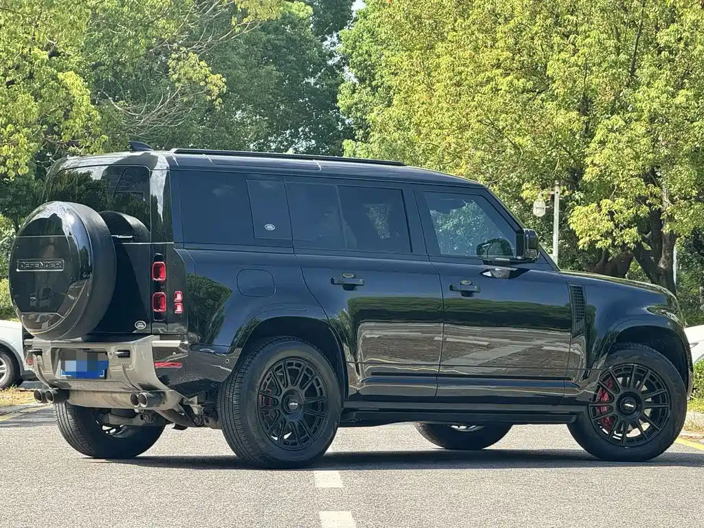 Land Rover Defender — миниатюра 4
