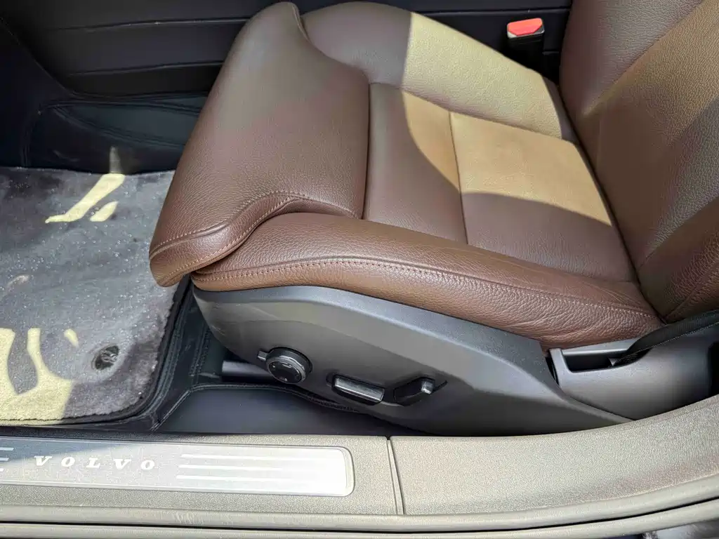 Volvo S90 2025 B5 Luxury