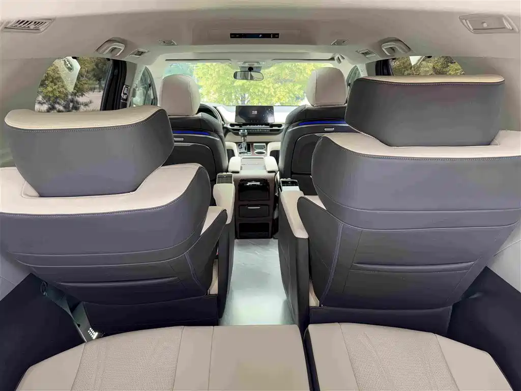 Toyota Sienna — миниатюра 22
