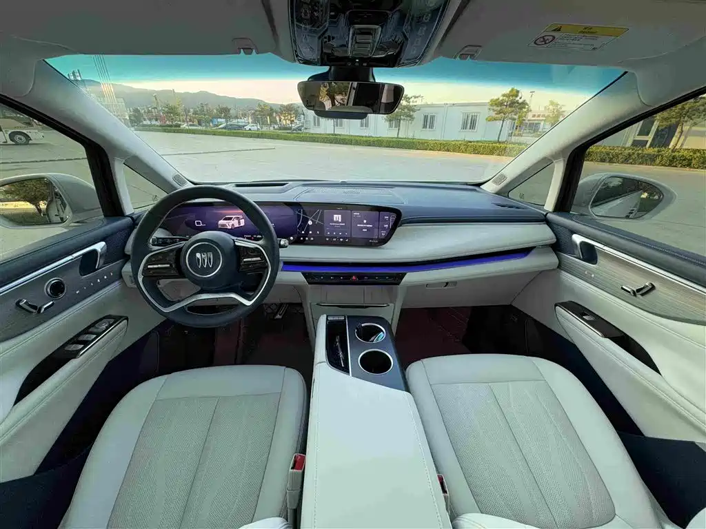 Buick GL8 Hybrid — миниатюра 7