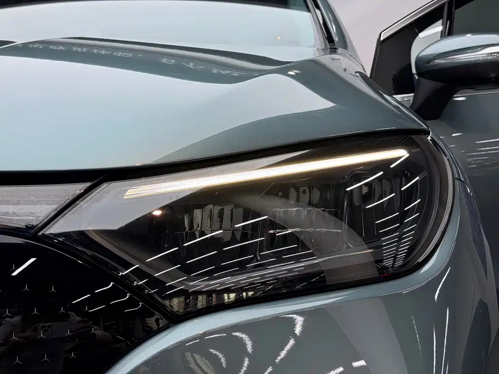 Mercedes-Benz EQE SUV — миниатюра 3